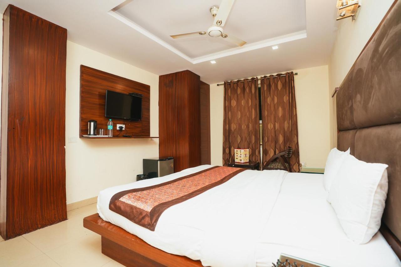 Hotel High 5 Land Делі Екстер'єр фото