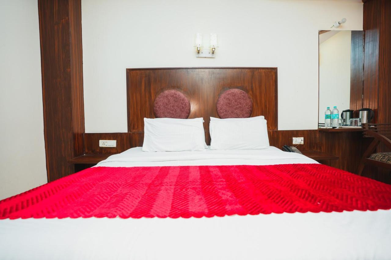 Hotel High 5 Land Делі Екстер'єр фото