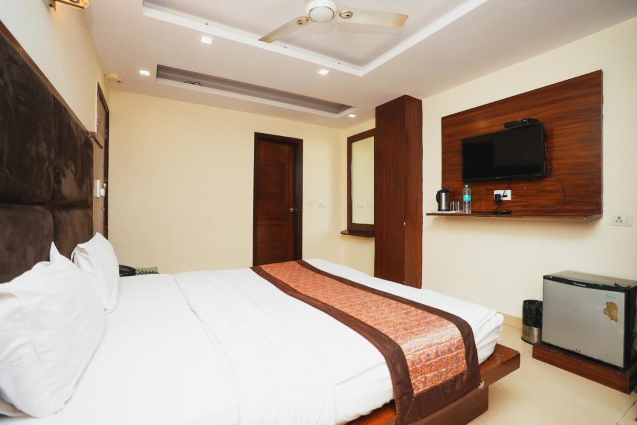 Hotel High 5 Land Делі Екстер'єр фото