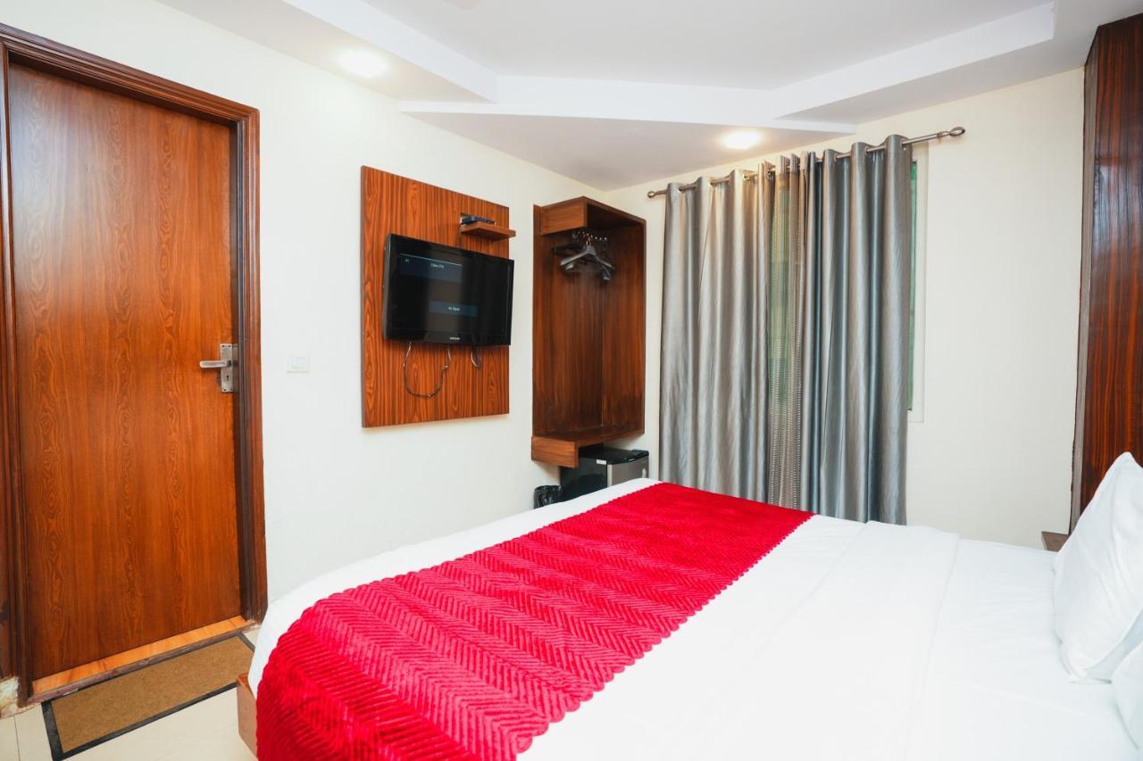 Hotel High 5 Land Делі Екстер'єр фото